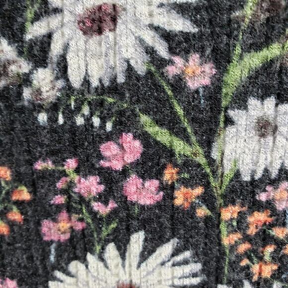 Maurices Plus Women's 4X Wildflower Crepe‎ V Neck Tank Top Black Dark Fairycore - Picture 7 of 8